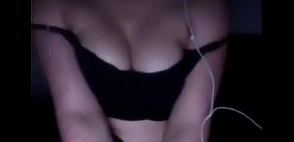  sexy american teen plays with her body on webcam